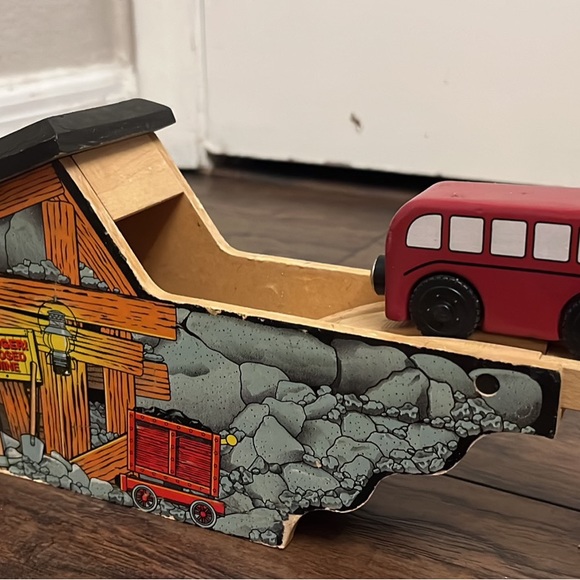 Rare Thomas & Friends Wooden Train Set - Picture 7 of 11